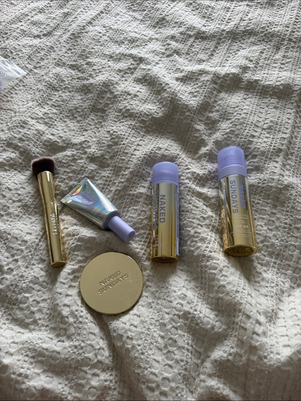 sundays Lavender & shimmer Glow spf Set with Brush and mirror